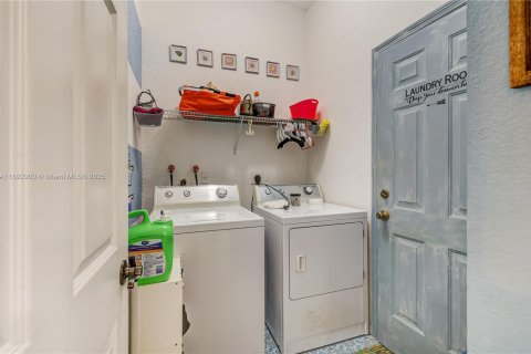 Townhouse in Homestead, Florida 2 bedrooms, 132.94 sq.m. № 1946770 - photo 17