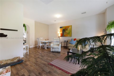 Townhouse in Homestead, Florida 2 bedrooms, 132.94 sq.m. № 1946770 - photo 7