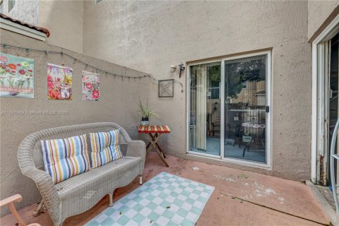 Townhouse in Homestead, Florida 2 bedrooms, 132.94 sq.m. № 1946770 - photo 5