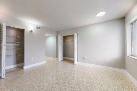 House in Miami, Florida 2 bedrooms, 81.29 sq.m. № 2000370 - photo 30