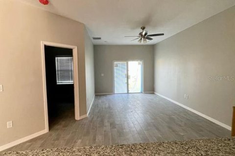 Apartamento en alquiler en Kissimmee, Florida, 3 dormitorios, 125.42 m2 № 2216647 - foto 2