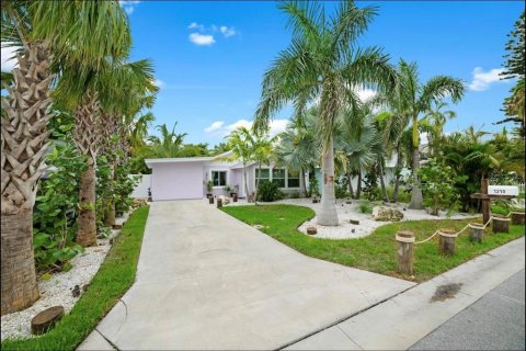Casa en alquiler en Indian Rocks Beach, Florida, 3 dormitorios, 103.86 m2 № 1799850 - foto 2
