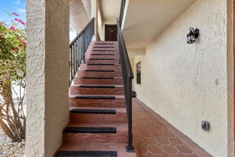 Condo in Crystal River, Florida, 2 bedrooms  № 1636791 - photo 8