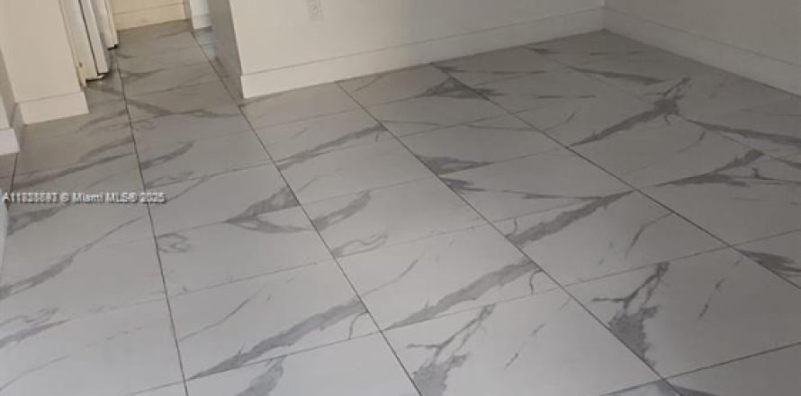 Condominio en Miami, Florida, 2 dormitorios № 1801248