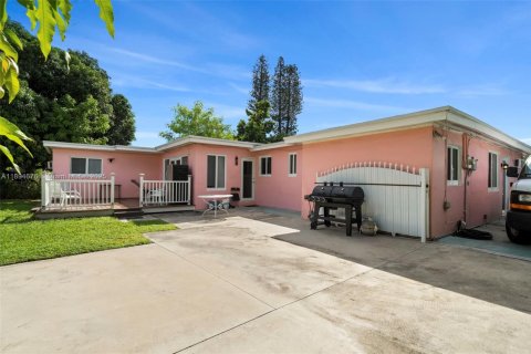 Villa ou maison à vendre à Miami, Floride: 3 chambres, 167.69 m2 № 1947118 - photo 29
