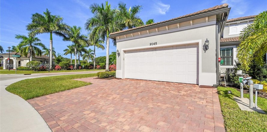 Condo in Boca Raton, Florida, 2 bedrooms № 1996006