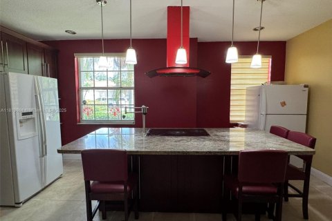 House in Davie, Florida 4 bedrooms, 171.22 sq.m. № 1784233 - photo 4