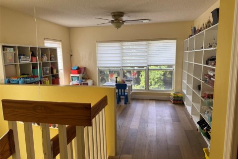 House in Davie, Florida 4 bedrooms, 171.22 sq.m. № 1784233 - photo 11