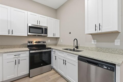 Villa ou maison à vendre à Tampa, Floride: 5 chambres, 150.5 m2 № 2415363 - photo 4