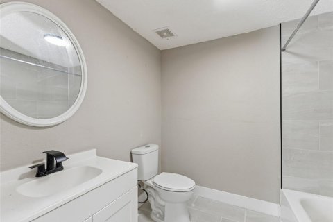 Villa ou maison à vendre à Tampa, Floride: 5 chambres, 150.5 m2 № 2415363 - photo 9
