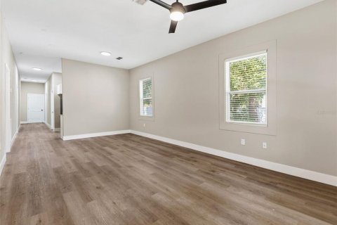 Villa ou maison à vendre à Tampa, Floride: 5 chambres, 150.5 m2 № 2415363 - photo 7