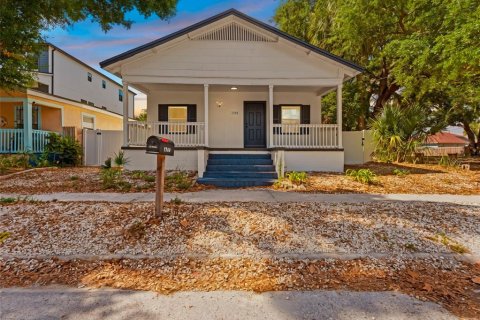 Villa ou maison à Tampa, Floride 5 chambres, 150.5 m2 № 2415363