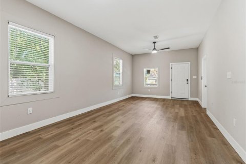 Villa ou maison à vendre à Tampa, Floride: 5 chambres, 150.5 m2 № 2415363 - photo 12