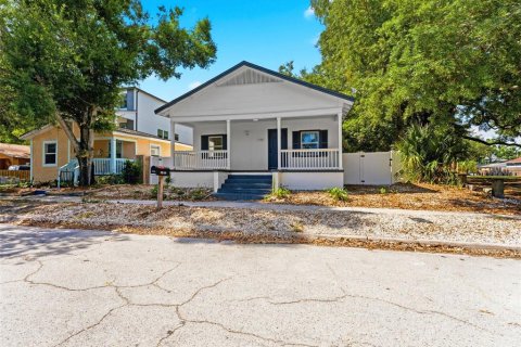 Villa ou maison à vendre à Tampa, Floride: 5 chambres, 150.5 m2 № 2415363 - photo 2