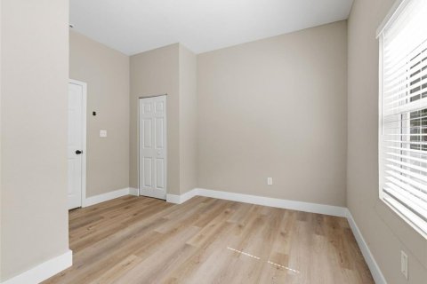 Villa ou maison à vendre à Tampa, Floride: 5 chambres, 150.5 m2 № 2415363 - photo 17