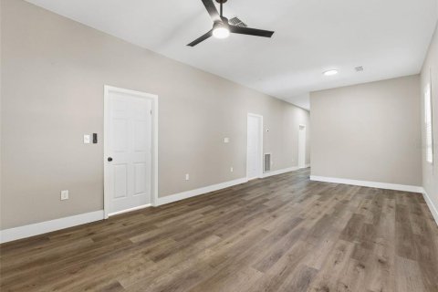 Villa ou maison à vendre à Tampa, Floride: 5 chambres, 150.5 m2 № 2415363 - photo 8
