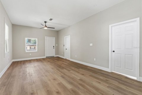 Villa ou maison à vendre à Tampa, Floride: 5 chambres, 150.5 m2 № 2415363 - photo 11