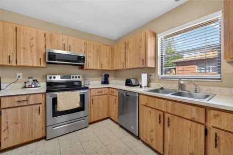 Купить дуплекс в Нью-Смирна-Бич, Флорида 5 комнат, 110.18м2, № 2098843 - фото 4