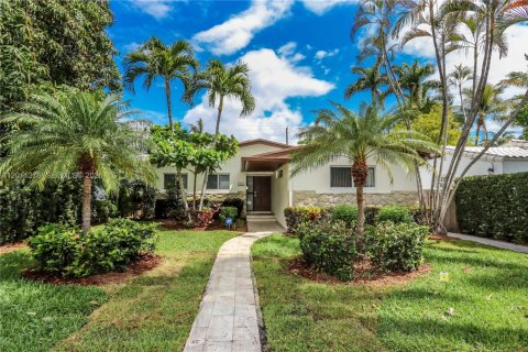 Casa en Hollywood, Florida 3 dormitorios, 209.03 m2 № 2074634