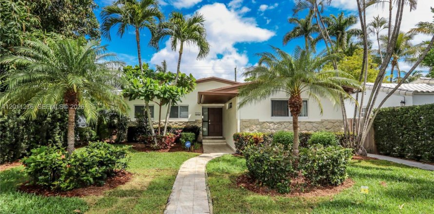Casa en Hollywood, Florida 3 dormitorios, 209.03 m2 № 2074634