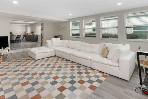 Casa en venta en Hollywood, Florida, 3 dormitorios, 209.03 m2 № 2074634 - foto 13