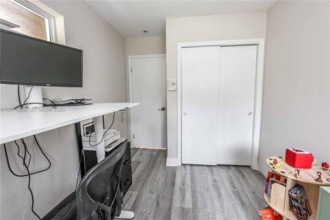 Casa en venta en Hollywood, Florida, 3 dormitorios, 209.03 m2 № 2074634 - foto 18