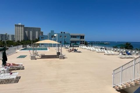 Condo in Pompano Beach, Florida, 1 bedroom  № 2183267 - photo 3