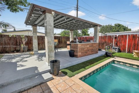 Villa ou maison à Hollywood, Floride 4 chambres, 182.92 m2 № 2025810