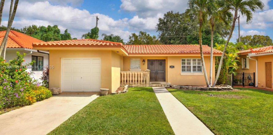 Casa en Coral Gables, Florida 3 dormitorios, 152.73 m2 № 1945433