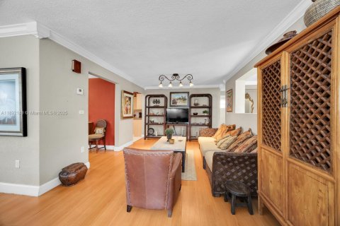 Casa en venta en Coral Gables, Florida, 3 dormitorios, 152.73 m2 № 1945433 - foto 10