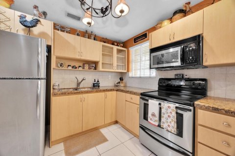 Casa en venta en Coral Gables, Florida, 3 dormitorios, 152.73 m2 № 1945433 - foto 16