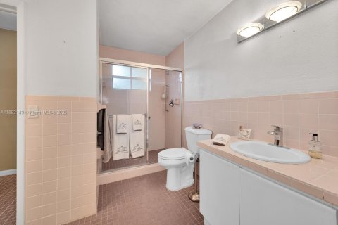 Casa en venta en Coral Gables, Florida, 3 dormitorios, 152.73 m2 № 1945433 - foto 28