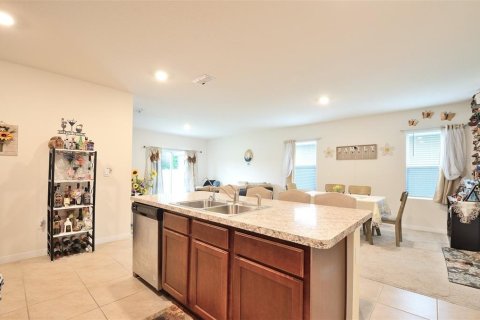 House in Davenport, Florida 5 bedrooms, 234.3 sq.m. № 1516090 - photo 8