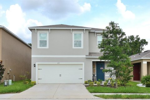 House in Davenport, Florida 5 bedrooms, 234.3 sq.m. № 1516090 - photo 2