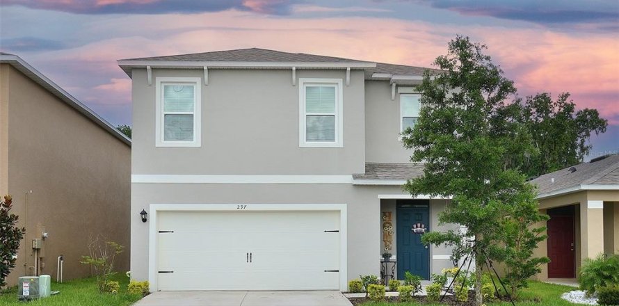 House in Davenport, Florida 5 bedrooms, 234.3 sq.m. № 1516090