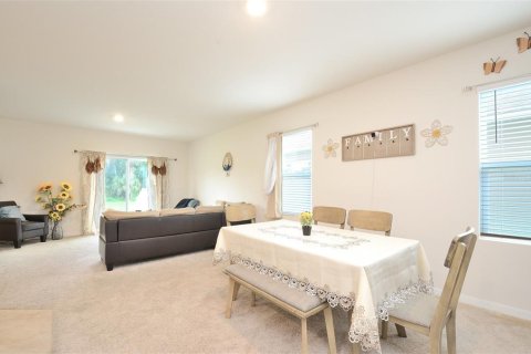 House in Davenport, Florida 5 bedrooms, 234.3 sq.m. № 1516090 - photo 9