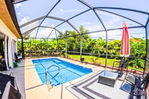 House in Port Charlotte, Florida 3 bedrooms, 146.97 sq.m. № 1736763 - photo 5