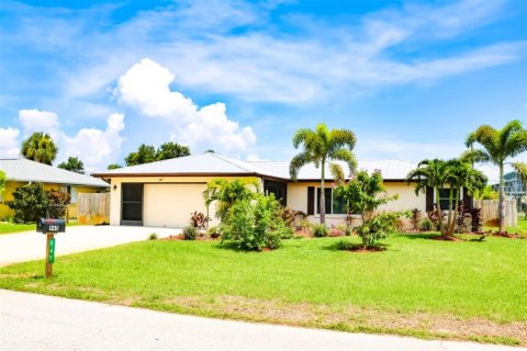 Villa ou maison à louer à Port Charlotte, Floride: 3 chambres, 146.97 m2 № 1736763 - photo 1