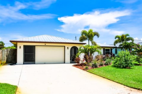 House in Port Charlotte, Florida 3 bedrooms, 146.97 sq.m. № 1736763 - photo 3