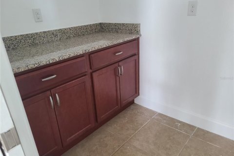 Adosado en alquiler en Orlando, Florida, 3 dormitorios, 180.6 m2 № 1916492 - foto 24