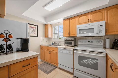 Condo in Punta Gorda, Florida, 2 bedrooms  № 1799858 - photo 19