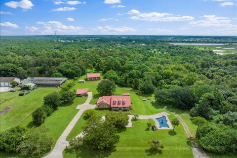 House in Vero Beach, Florida 6 bedrooms, 369.19 sq.m. № 2083024