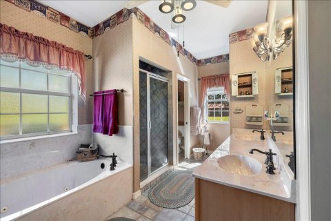 House in Vero Beach, Florida 6 bedrooms, 369.19 sq.m. № 2083024 - photo 25