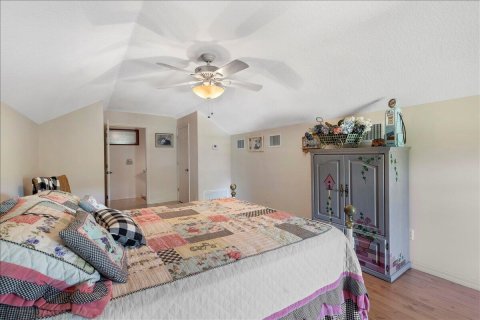 House in Vero Beach, Florida 6 bedrooms, 369.19 sq.m. № 2083024 - photo 30