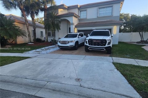 Villa ou maison à vendre à Pembroke Pines, Floride: 4 chambres, 251.67 m2 № 2173345 - photo 2