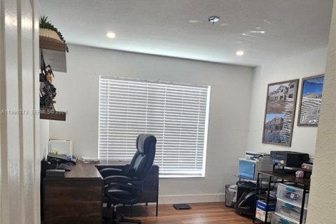 Villa ou maison à vendre à Pembroke Pines, Floride: 4 chambres, 251.67 m2 № 2173345 - photo 14