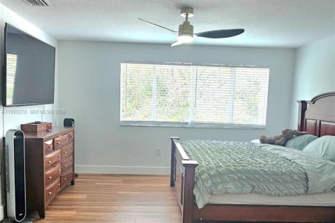 Villa ou maison à vendre à Pembroke Pines, Floride: 4 chambres, 251.67 m2 № 2173345 - photo 19
