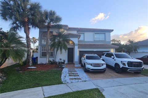 Villa ou maison à Pembroke Pines, Floride 4 chambres, 251.67 m2 № 2173345