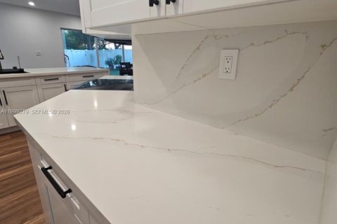 Villa ou maison à vendre à Pembroke Pines, Floride: 4 chambres, 251.67 m2 № 2173345 - photo 11