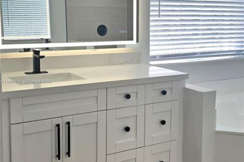 Villa ou maison à vendre à Pembroke Pines, Floride: 4 chambres, 251.67 m2 № 2173345 - photo 20